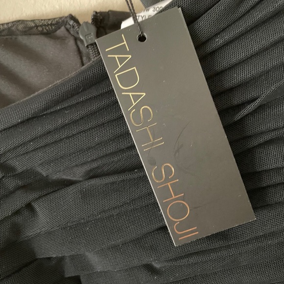 Two evening gowns - Picture 8 of 11